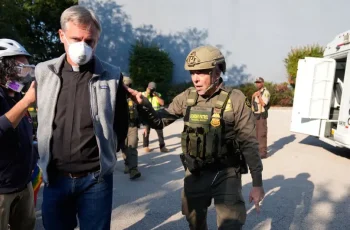 Chicago Clergy Intensify Religious Protests Against ICE Amid Arrests